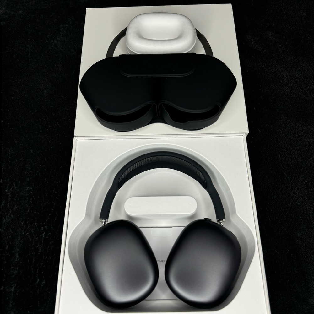 Apple AirPods Max (USB-C) - Space Gray